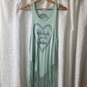 Top “Wild hearts can’t be broken”